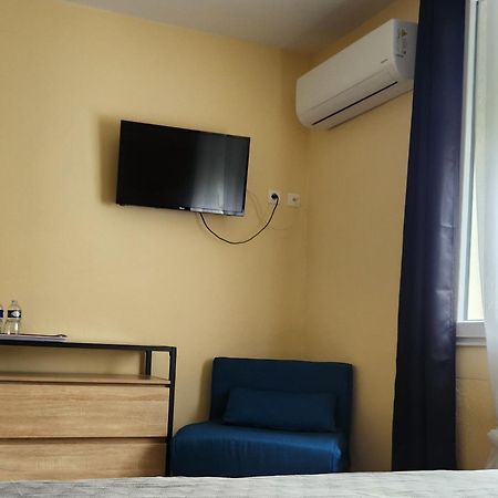 Bed and Breakfast Les Belles Nuits Le Bousquet-d'Orb Екстер'єр фото