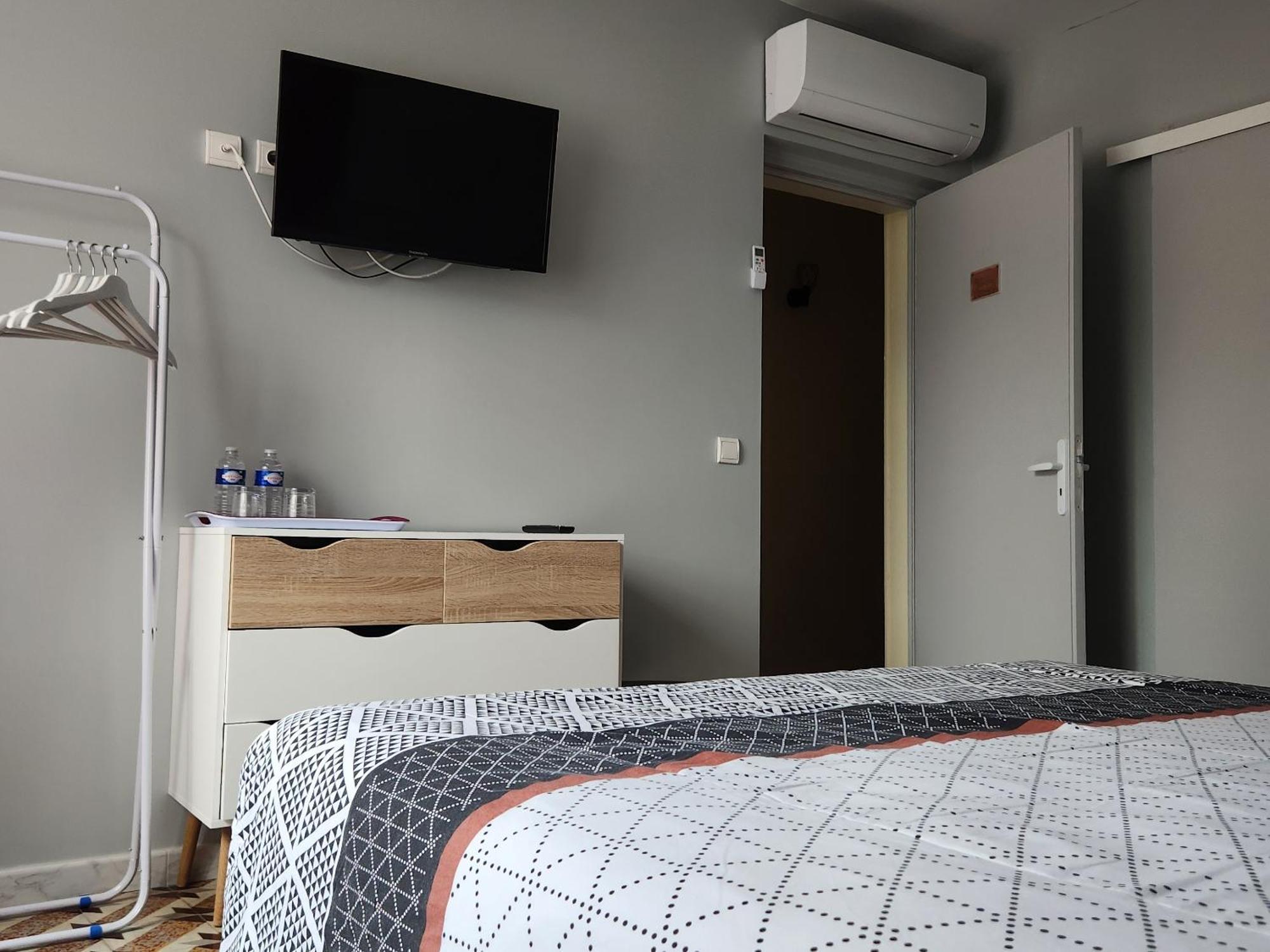 Bed and Breakfast Les Belles Nuits Le Bousquet-d'Orb Екстер'єр фото